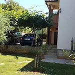 Apartman Iva *