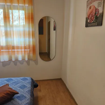 Iva Apartament *